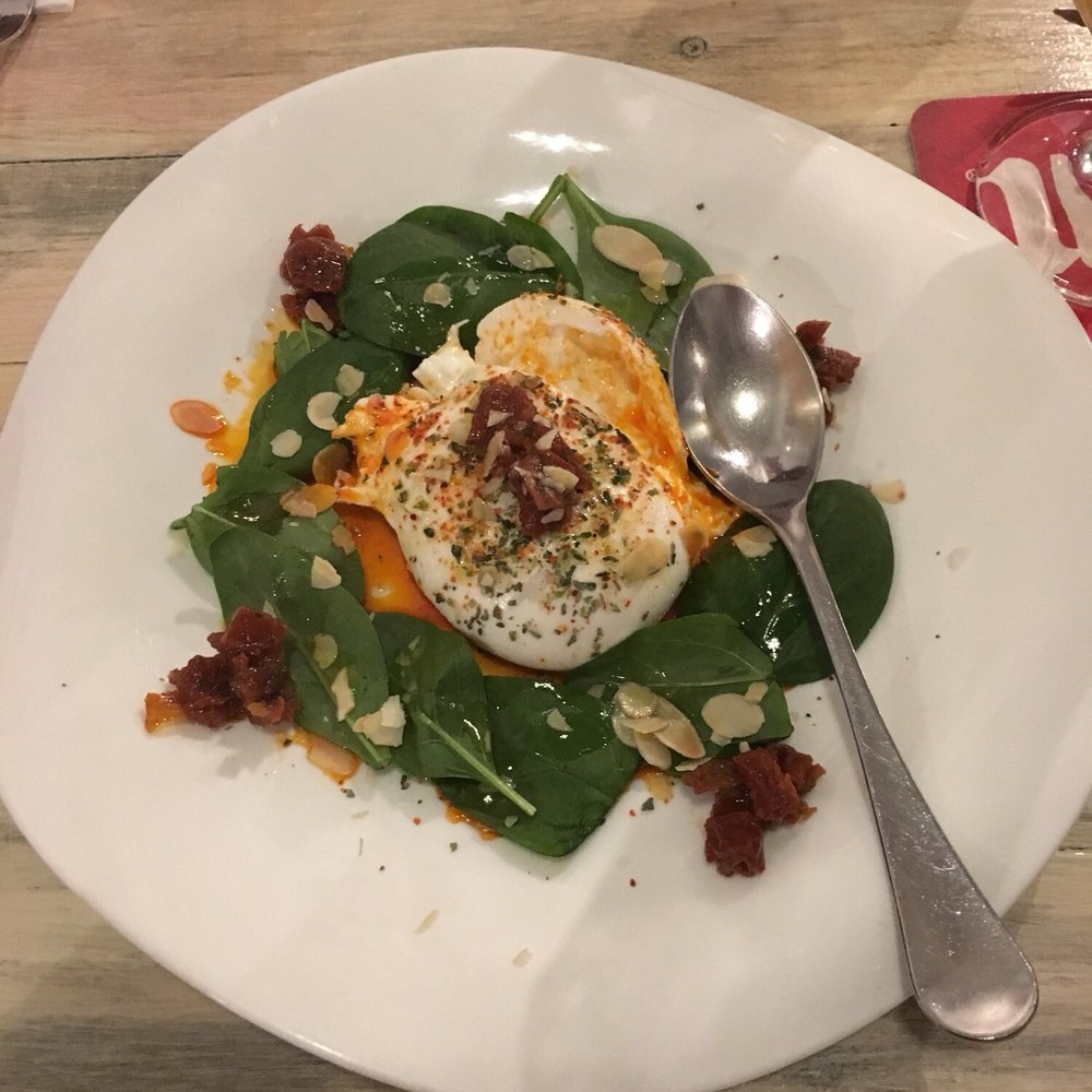 La Gastro - Burrata with sun dried tomatoes - Gastropubs Near Me - Madrid, M