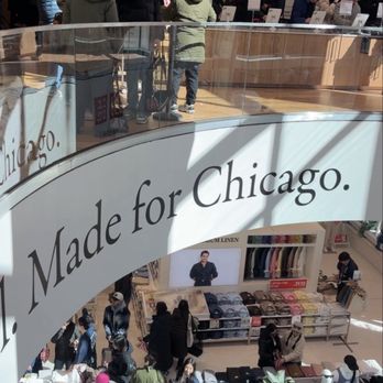 Uniqlo - Store - Women's Clothing Near Me - Chicago, Illinois