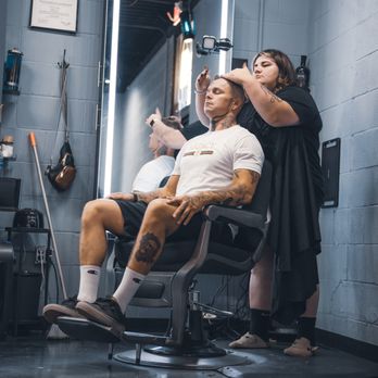 Bourbon Barbers - Men's Hair Salons Near Me - Dayton, Ohio Bourbon Barbers - Men's Hair Salons Near Me - Dayton, Ohio
