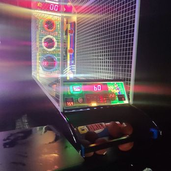 Dave & Buster's Bellevue - Arcades Near Me - Bellevue, Washington