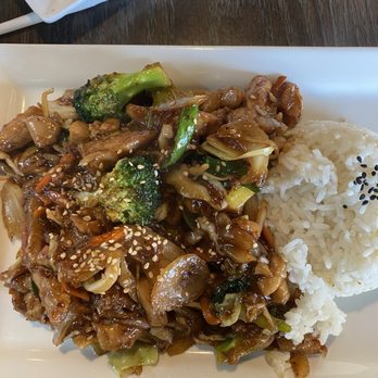 Oriental Spoon - Chicken bulgogi - Korean Near Me - Edwardsville, Illinois
