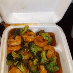 China Spring Restaurant - Shrimp with broccoli and garlic sauce