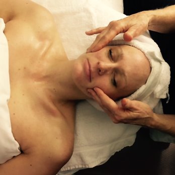 Innerfit - Advanced skincare offering Oxygen facials, Microcurrent, Microneedling, and Enzyme Facials. - Day Spas Near Me - Redmond, Washington Innerfit - Advanced skincare offering Oxygen facials, Microcurrent, Microneedling, and Enzyme Facials. - Day Spas Near Me - Redmond, Washington