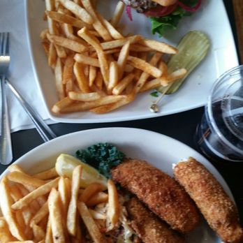 Lowell's Restaurant - American Near Me - Seattle, Washington