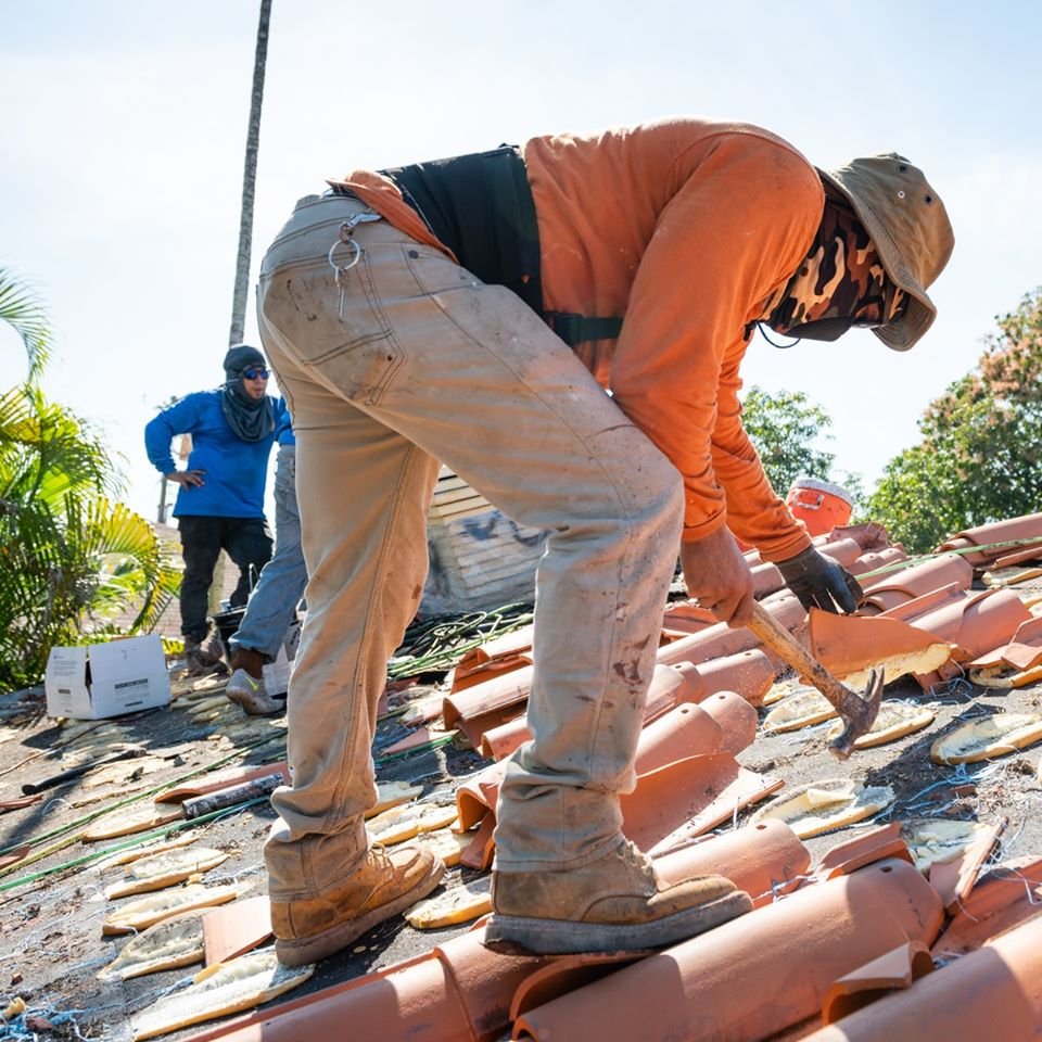 Slide of El Mago Roofing