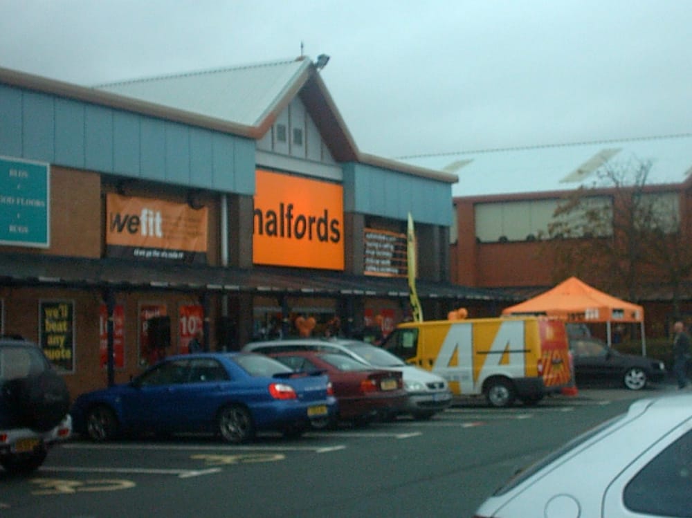HALFORDS Updated May 2024 Charlotte Road, Llandudno, Conwy, United