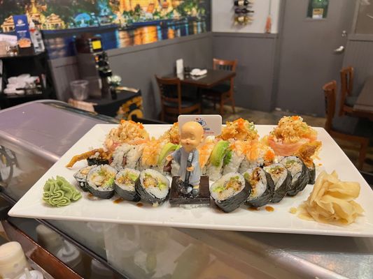 MAKI SUSHI AND THAI RESTAURANT by null