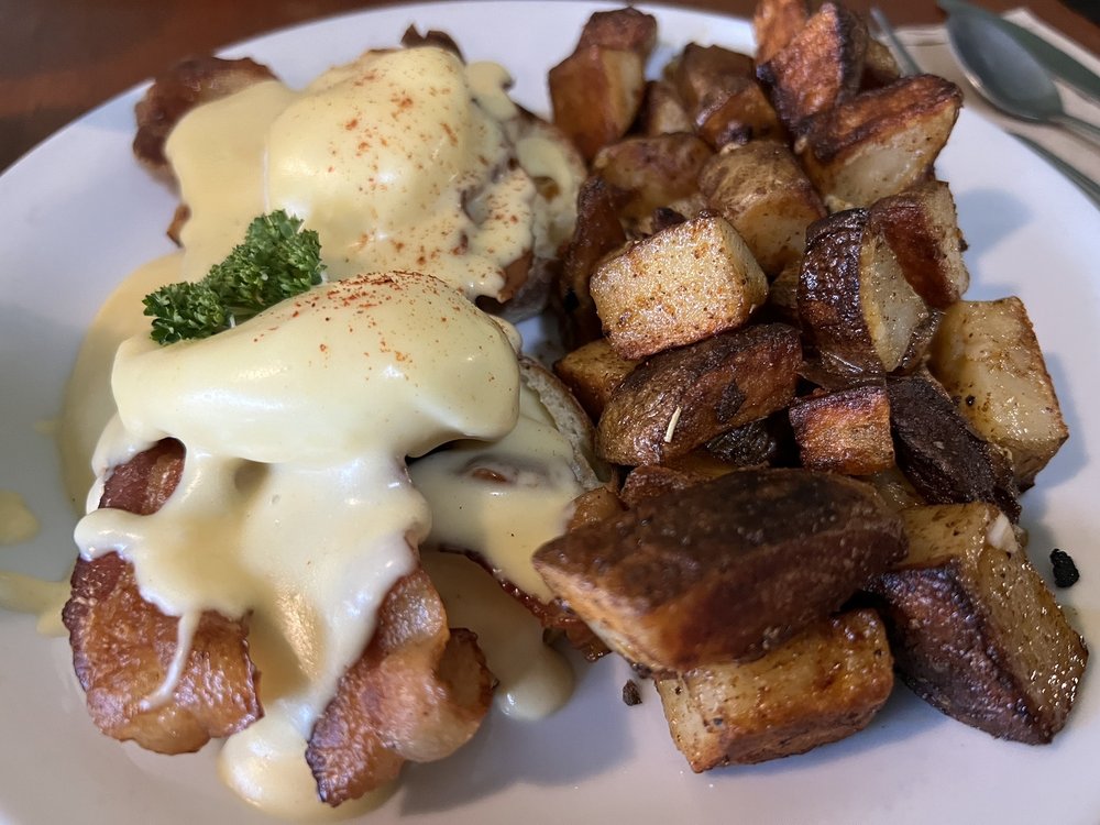 New Moon Cooperative Cafe