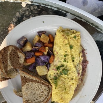 Merriland Farm Cafe - Greek omelette - Breakfast & Brunch Near Me - Wells, Maine