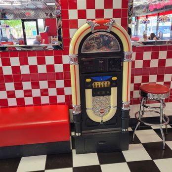 Lennys Burger - Burgers Near Me - Phoenix, Arizona Lennys Burger - Burgers Near Me - Phoenix, Arizona