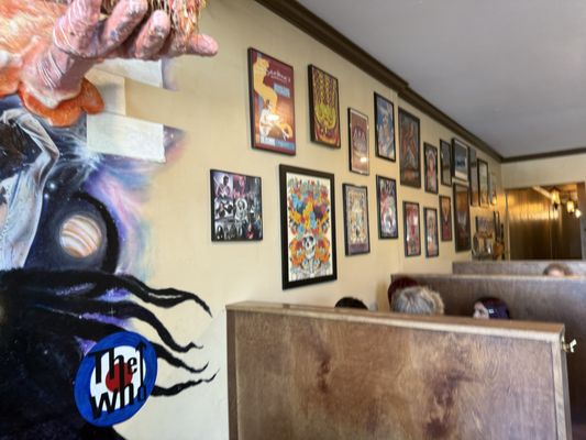 Martolli's Hand Tossed Pizza by null