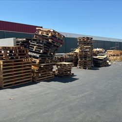 Duncan Hauling Service - Pallets that needed removal from our business