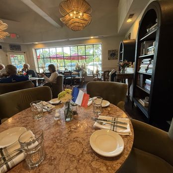 Aixois - French Near Me - Kansas City, Missouri