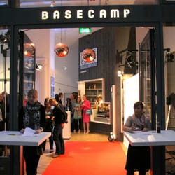 Telefónica Basecamp - Hofeingang
