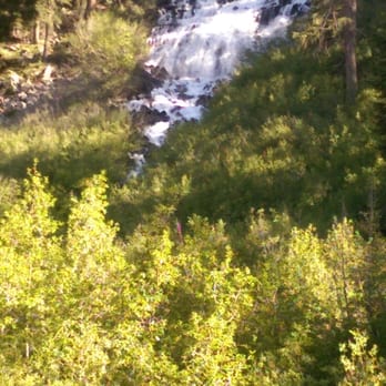Twin Lakes Campground - Waterfall at twin lake - Campgrounds Near Me - Mammoth Lakes, California Twin Lakes Campground - Waterfall at twin lake - Campgrounds Near Me - Mammoth Lakes, California