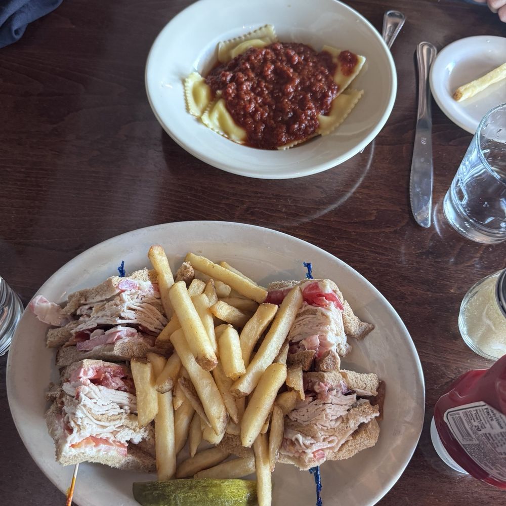 Lebro's Restaurant - Italian Near Me - Getzville, New York Lebro's Restaurant - Italian Near Me - Getzville, New York
