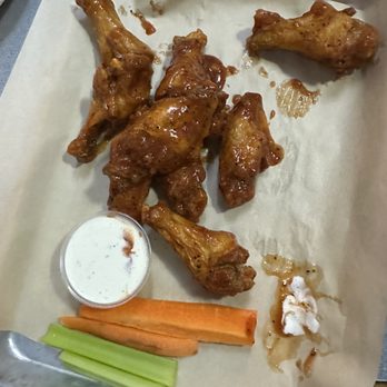 Sammy's Tap & Grill - Lemon Pepper 10 Wings - Sports Bars Near Me - Raleigh, North Carolina Sammy's Tap & Grill - Lemon Pepper 10 Wings - Sports Bars Near Me - Raleigh, North Carolina