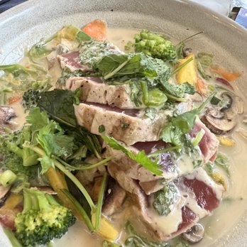 The Henry - Seared Ahi Tuna* - Coffee & Tea Near Me - Coronado, California