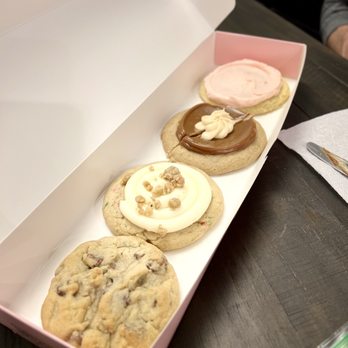 Crumbl - Fishers - Cookie assortment (chocolate chip and pink sugar cookie usually on menu). - Bakeries Near Me - Fishers, Indiana Crumbl - Fishers - Cookie assortment (chocolate chip and pink sugar cookie usually on menu). - Bakeries Near Me - Fishers, Indiana