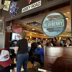 Grovers Bar & Grill