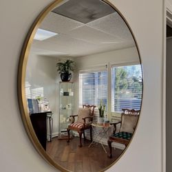 Golden Touch - Waiting Area