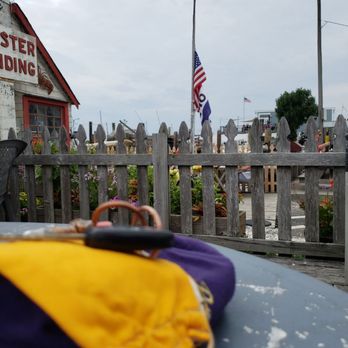 Lobster Landing - Seafood Markets Near Me - Clinton, Connecticut