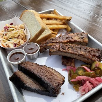 Hungry Bear Barbecue Jamboree - Smoked Barbecue Combo Platter (TikTok: @justandyvu) - Desserts Near Me - Anaheim, California