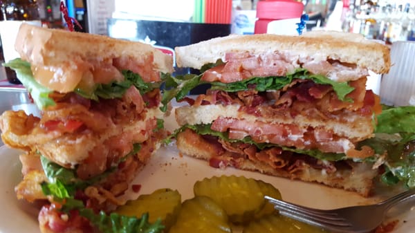 Center Lounge by null