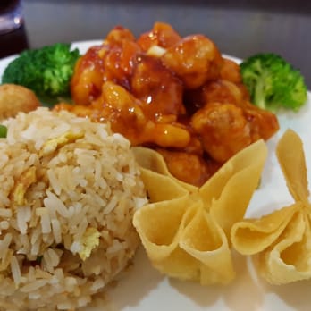 Mr Hui's - Orange chicken lunch special. With crab rangoons, egg roll, and fried rice. - Chinese Near Me - Lincoln, Nebraska Mr Hui's - Orange chicken lunch special. With crab rangoons, egg roll, and fried rice. - Chinese Near Me - Lincoln, Nebraska