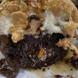 S'mores lava cake