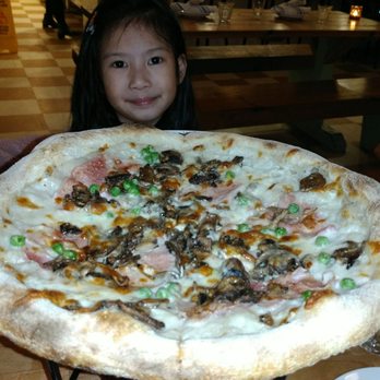 Farina a Legna - Boscaiola Pizza featuring white sauce, prosciutto cotto, PEAS, mushroms, parmigiano reggiano and mozzarella. - Pizza Near Me - North Vancouver, British Columbia Farina a Legna - Boscaiola Pizza featuring white sauce, prosciutto cotto, PEAS, mushroms, parmigiano reggiano and mozzarella. - Pizza Near Me - North Vancouver, British Columbia