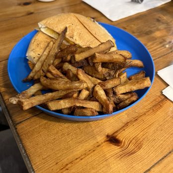 Restaurant Poutineville Saint-Roch - kids grilled cheese - Burgers Near Me - Quebec City, Quebec Restaurant Poutineville Saint-Roch - kids grilled cheese - Burgers Near Me - Quebec City, Quebec