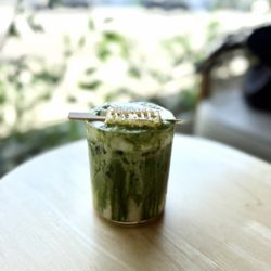 SYNT Coffee - Honeycomb Matcha Einspänner Latte