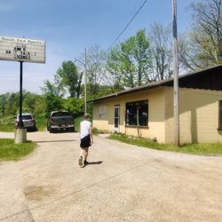 Trails End Sports & Gunsmithing - Driveway outside