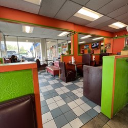 Taqueria Las  Casitas - More seating