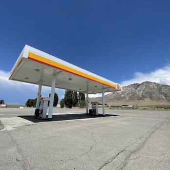 Sawtooth station/Shell - a gas station with a mountain in the background - Gas Stations Near Me - Orovada, Nevada Sawtooth station/Shell - a gas station with a mountain in the background - Gas Stations Near Me - Orovada, Nevada