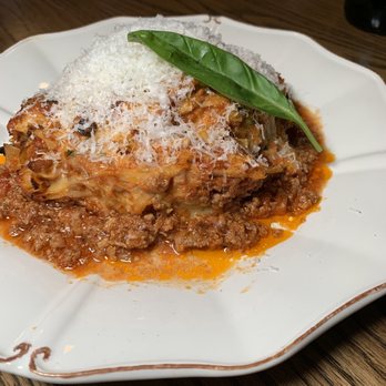 Parcheggio - Italian Near Me - Toronto, Ontario