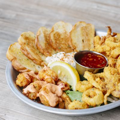 Shuckin' Shack Oyster Bar by null