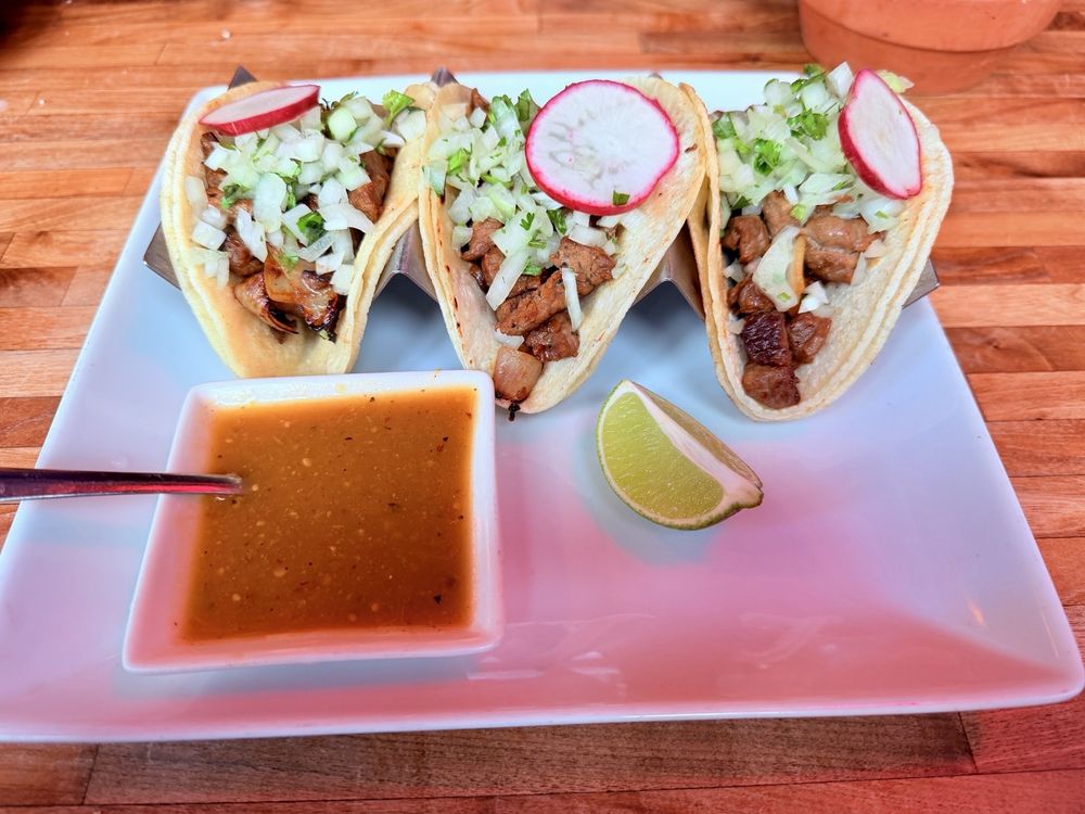 Social spots from La Gloria