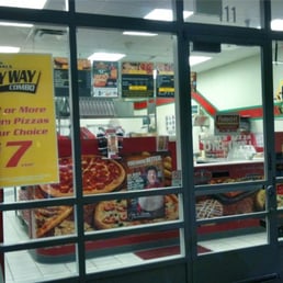 ●PAPA JOHN Papa John, One of the Last CEO Ad Stars, Will Remain the