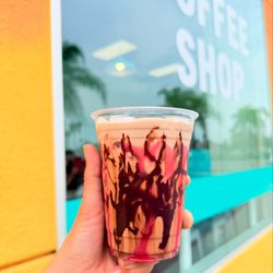 Coffee42go - Dark chocolate & Strawberry chocolate Mocha latte