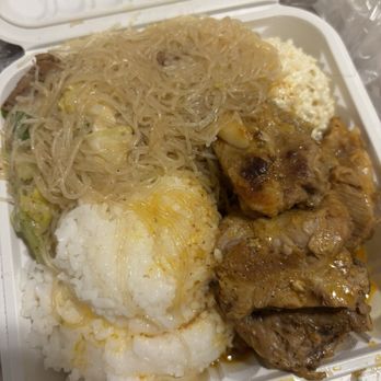 Jah'z kusina - Pork adobo with pansit - Food Trucks Near Me - Kapolei, Hawaii Jah'z kusina - Pork adobo with pansit - Food Trucks Near Me - Kapolei, Hawaii