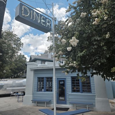 Beau’s Tiny Diner by null