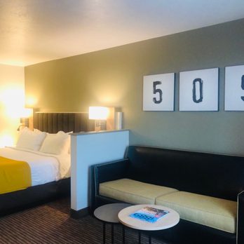 Oxford Suites Spokane Valley - King Suite - Hotels Near Me - Spokane Valley, Washington