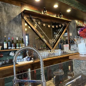 Gilgamesh Brewing - Independence - Bar - Pizza Near Me - Independence, Oregon
