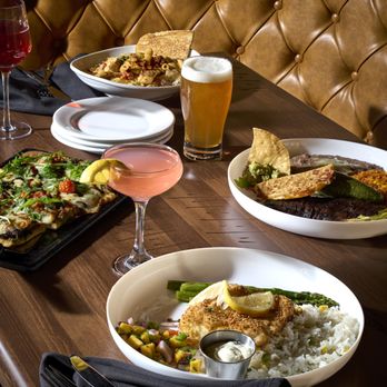 On Par Restaurant & Lounge - Sports Bars Near Me - Darien, Illinois On Par Restaurant & Lounge - Sports Bars Near Me - Darien, Illinois