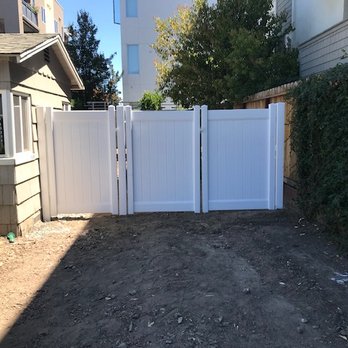 Lifescaping Outdoors - Vinyl fence with man-gate and double wide gate for truck access - Fences & Gates Near Me - Livermore, California