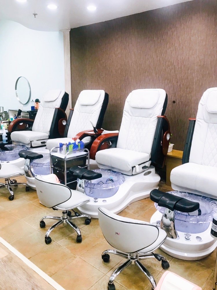 VILLAGE NAILS Updated August 2024 41 Photos & 19 Reviews 774