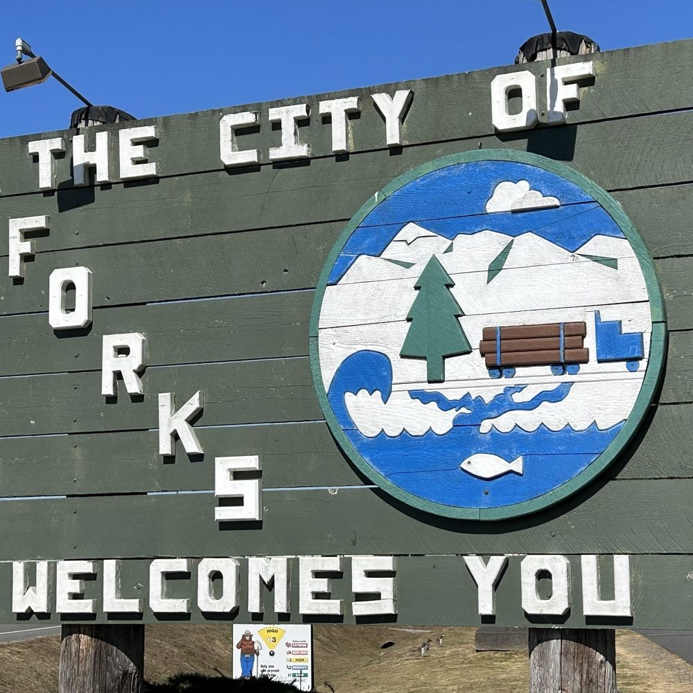 Forks Welcome Sign