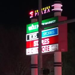Turnpike Plaza in Nashua NH